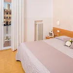 Ξενοδοχείο Taormina 2*
