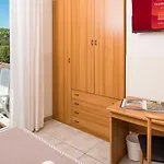 Ξενοδοχείο Taormina 2*