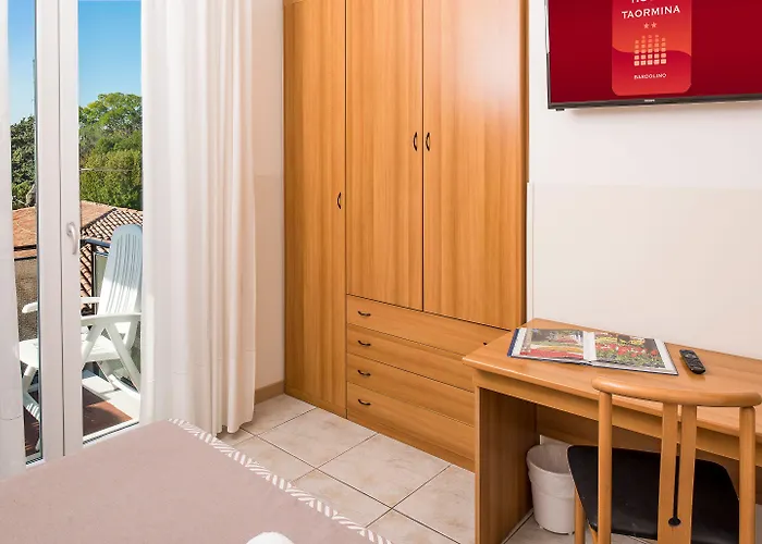 מלון Taormina 2*